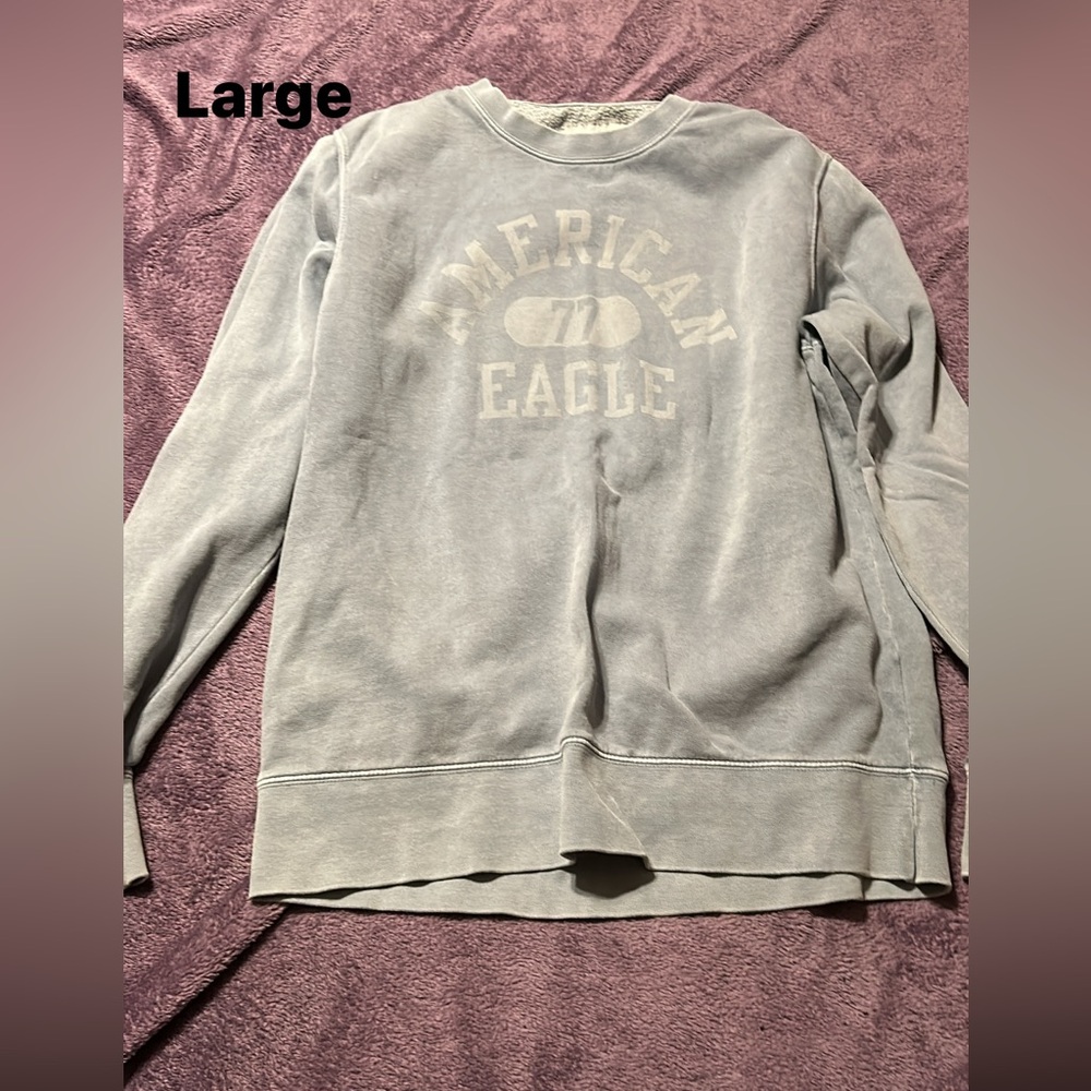 Men’s crewneck sweatshirt